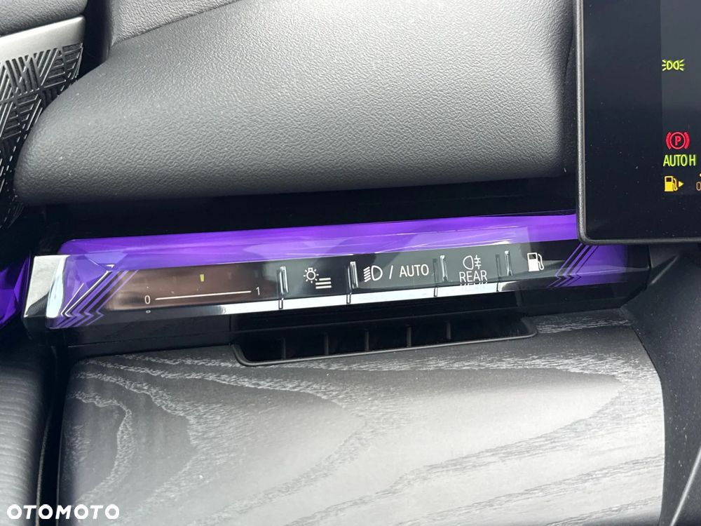 BMW Seria 5 530e xDrive PHEV - 16