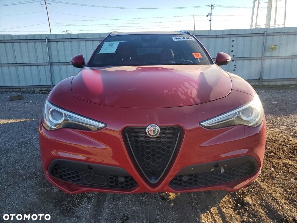 Alfa Romeo Stelvio - 5