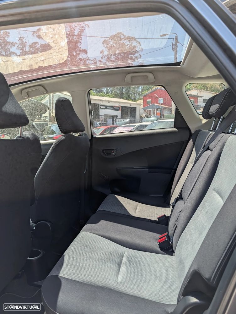 Toyota Verso-S - 12