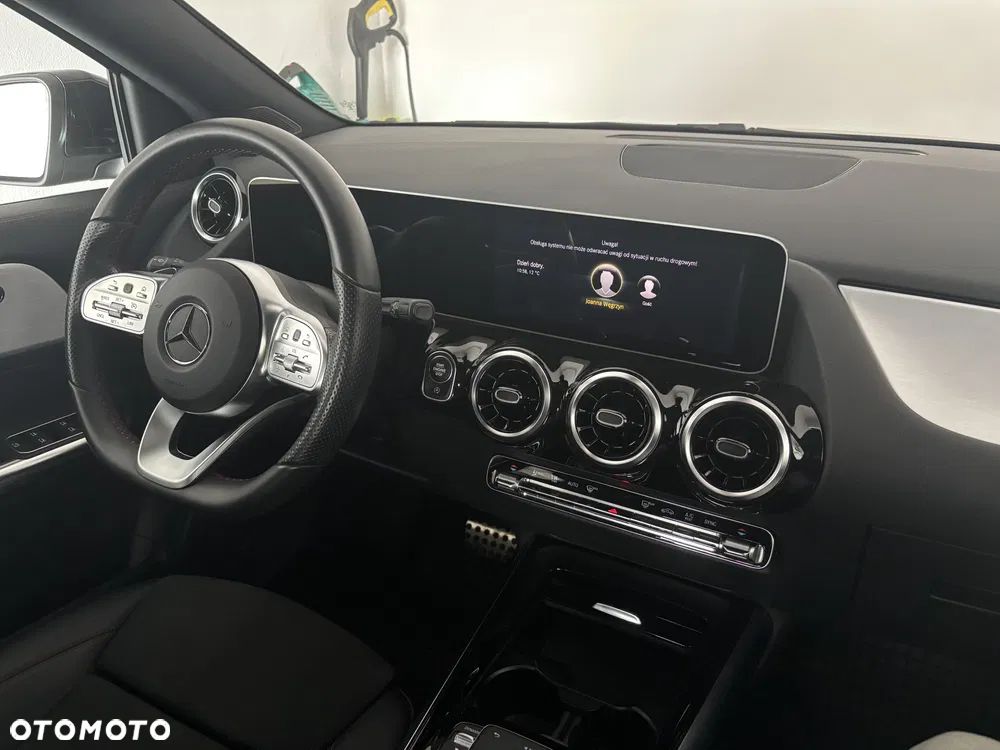 Mercedes-Benz GLA - 5