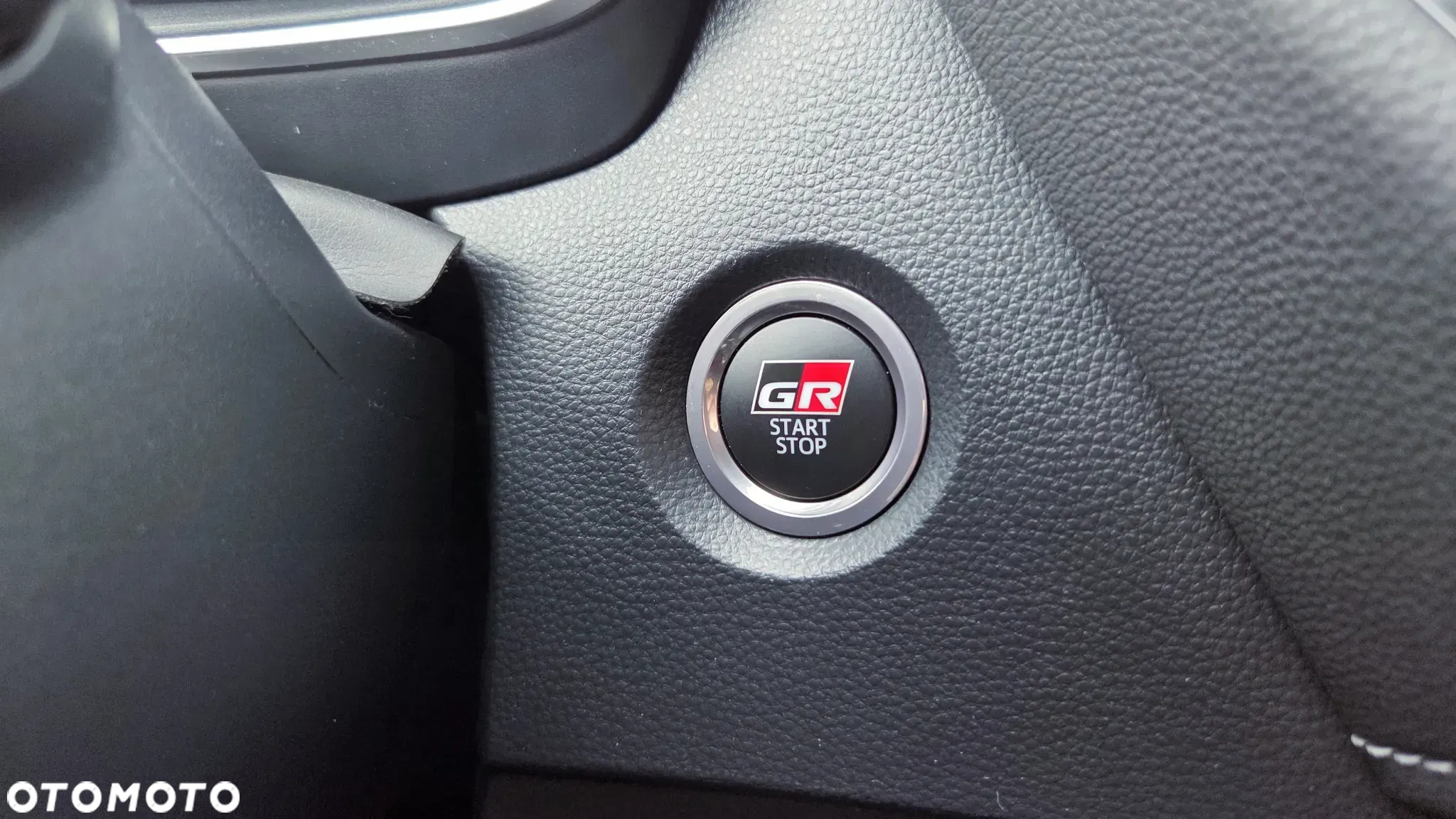 Toyota Corolla 1.8 Hybrid GR Sport - 29