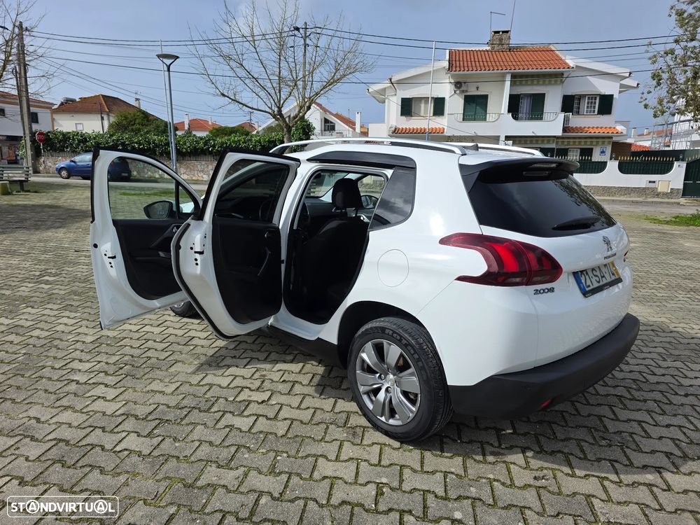 Peugeot 2008 1.2 PureTech Style - 3