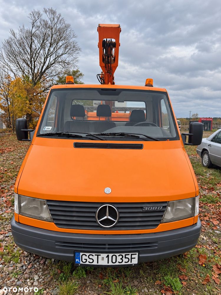 Mercedes-Benz Sprinter - 8