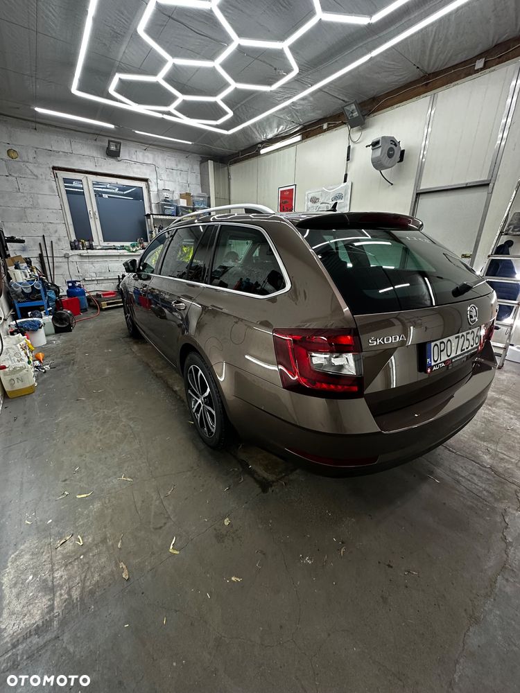 Skoda Octavia 2.0 TSI Clever DSG - 3