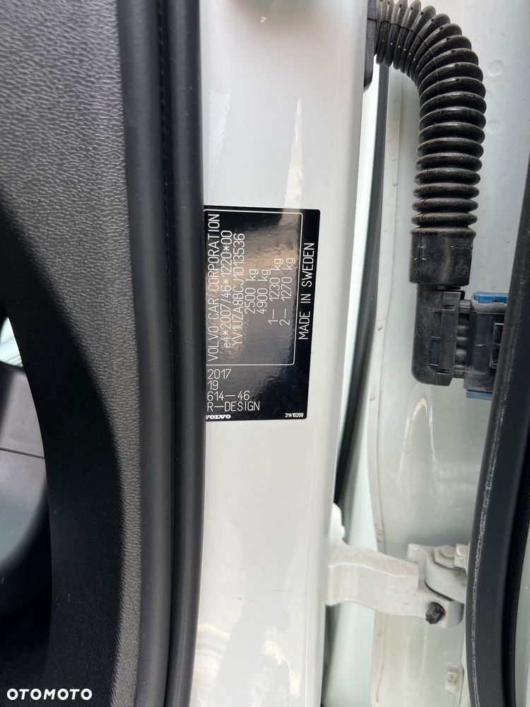 Volvo XC 60 D4 AWD R-Design - 23