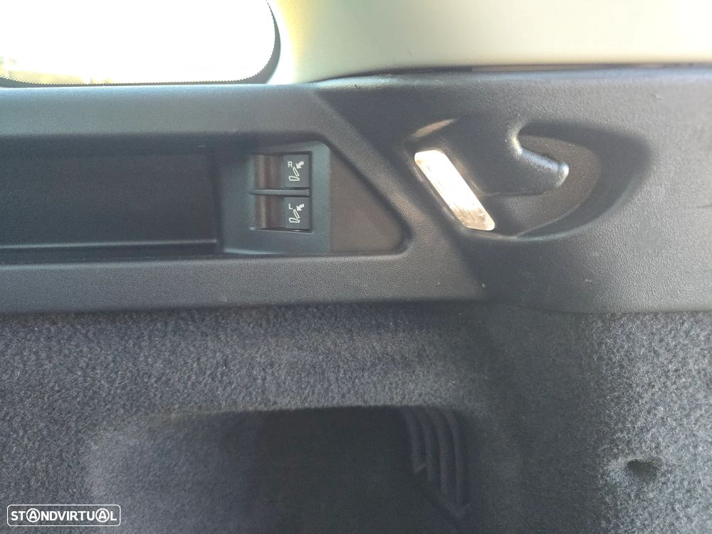 Land Rover Discovery Sport 2.0 TD4 HSE Luxury - 14