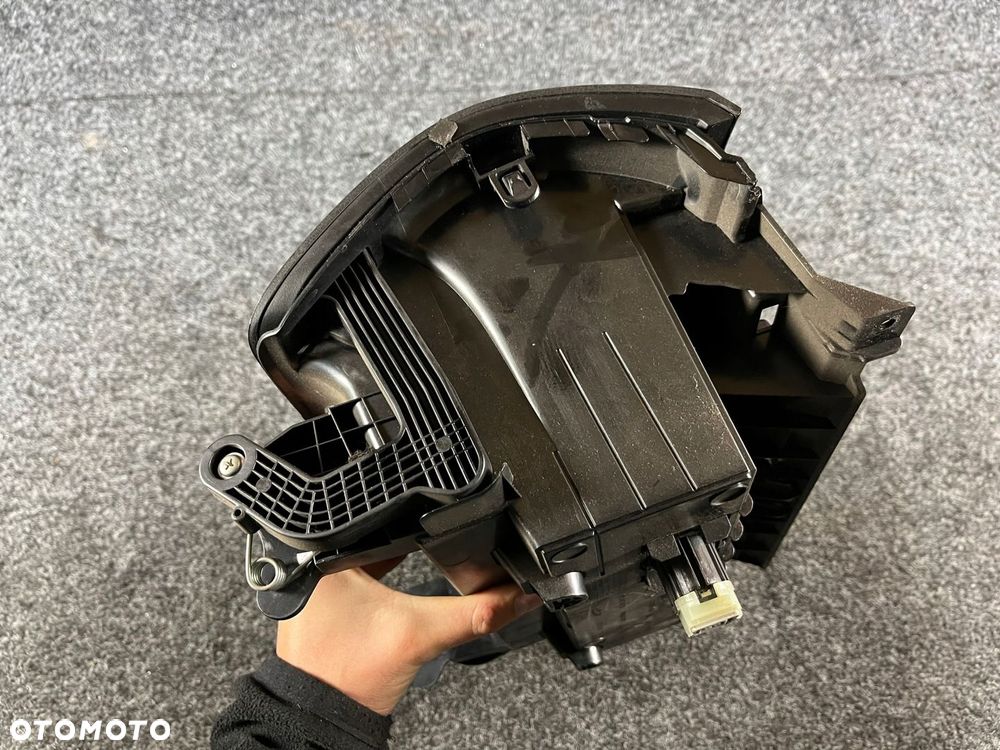 nissan note e12 schowek pasażera europa 68560 3VV0A - 6