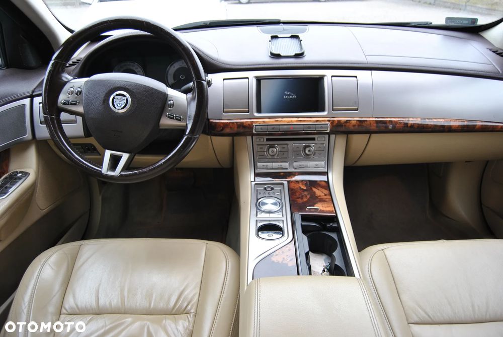 Jaguar XF 3.0 V6 Edition - 6