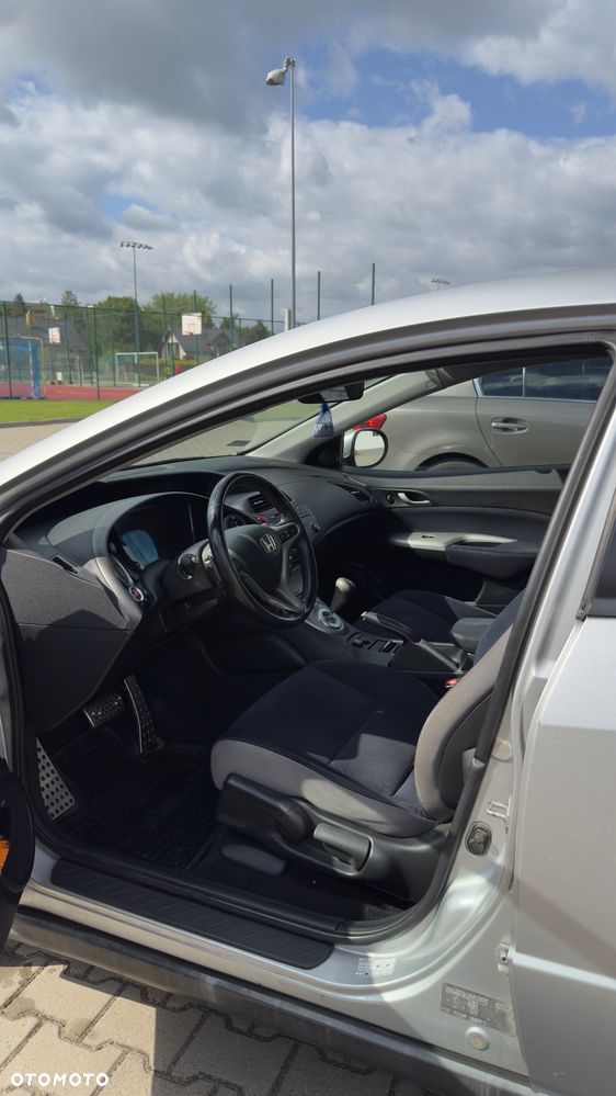 Honda Civic 1.8 Comfort - 11