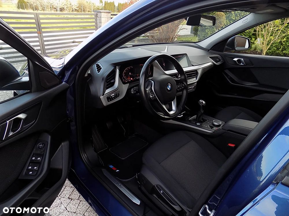 BMW Seria 1 118i - 32