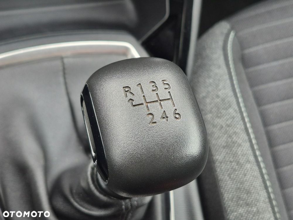 Peugeot 208 - 38