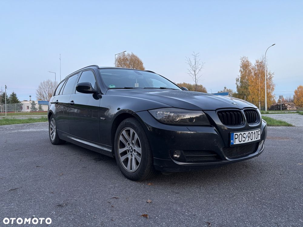BMW Seria 3 318d Touring Luxury Line - 3