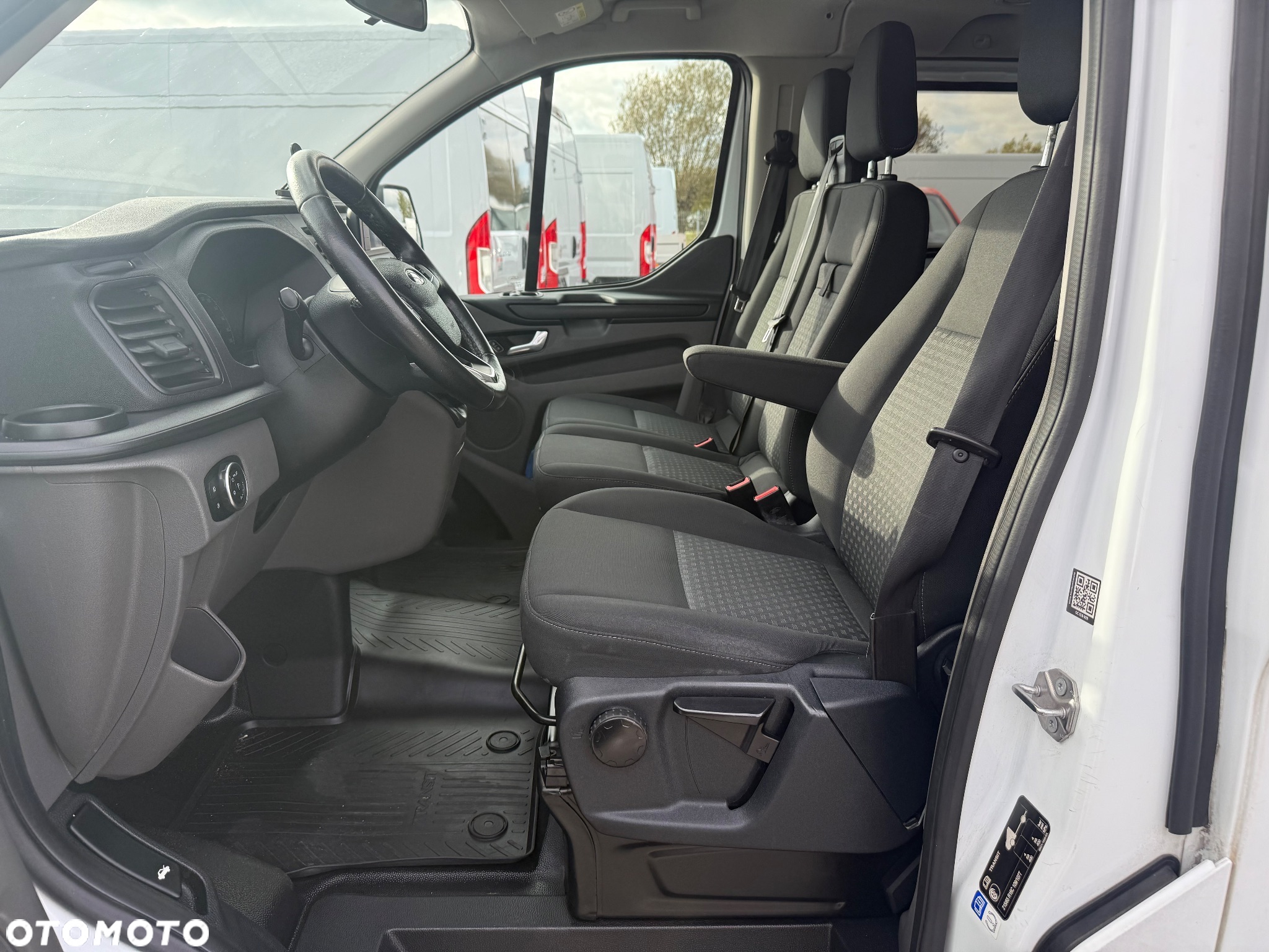 Ford Transit Custom 310 L2H1 Limited - 14