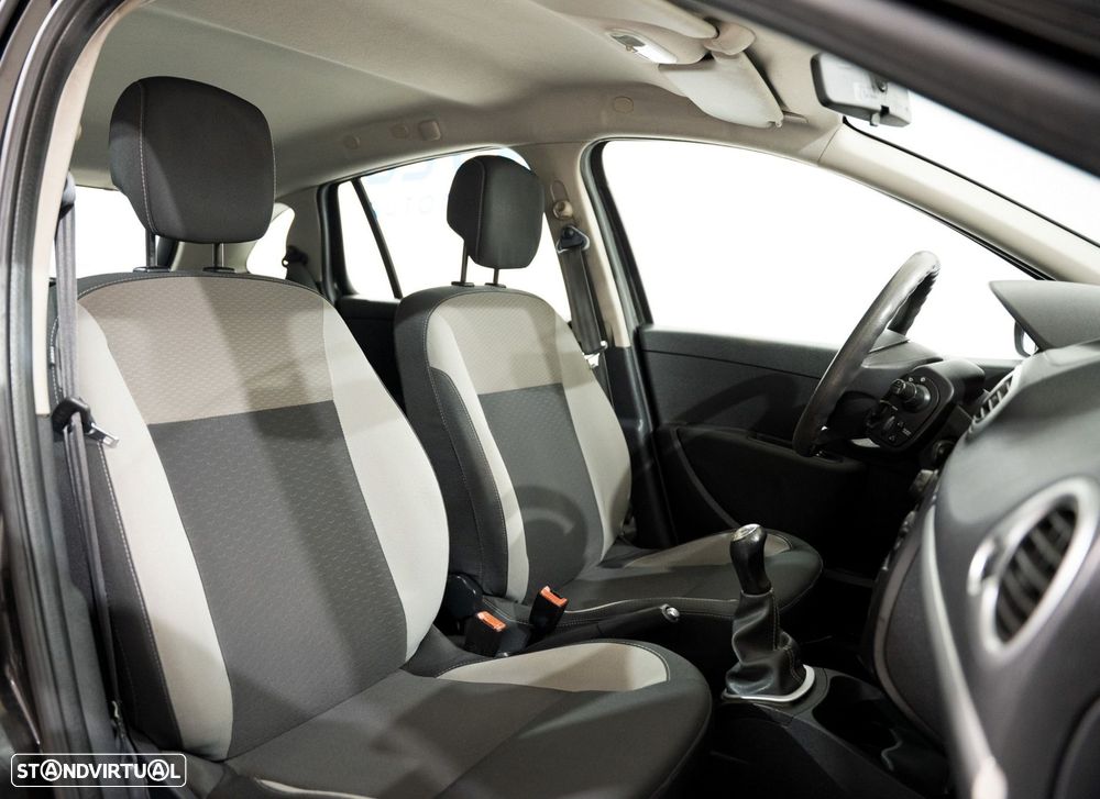 Renault Clio Break 1.2 16V Confort - 11
