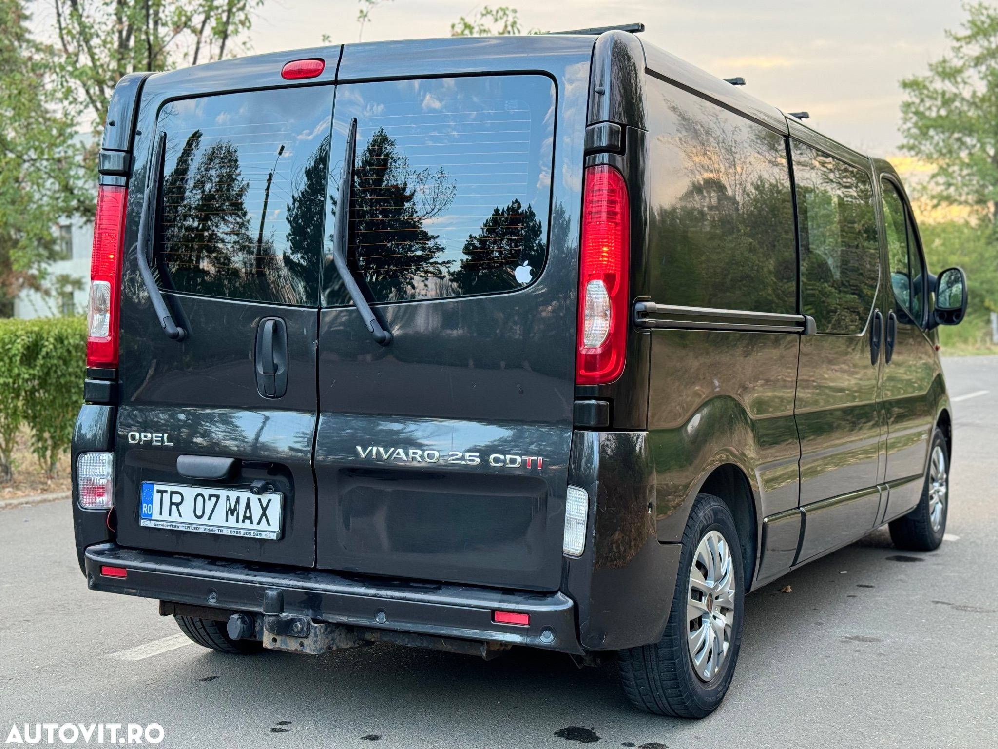 Opel Vivaro 2.5 CDTI L2H1 Life Cosmo - 40