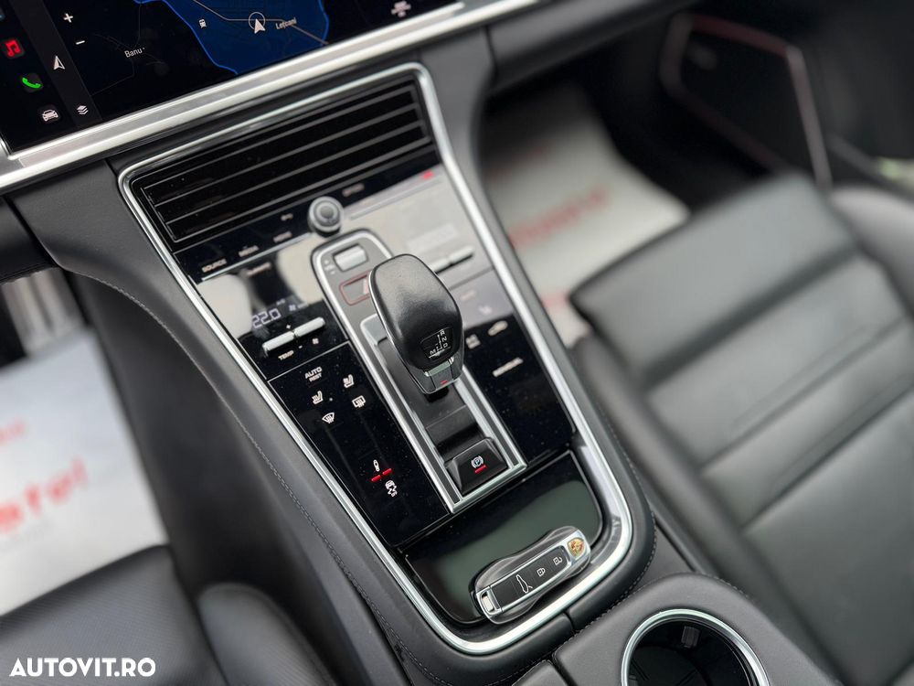 Porsche Panamera - 18
