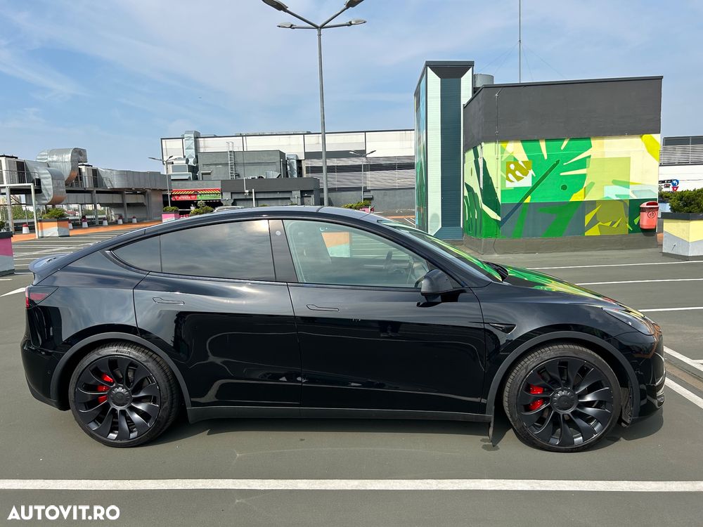 Tesla Model Y AWD Performance - 9