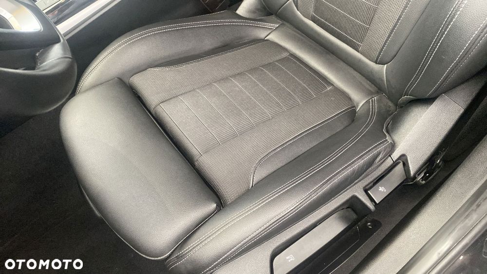 BMW Seria 3 320d xDrive mHEV - 18