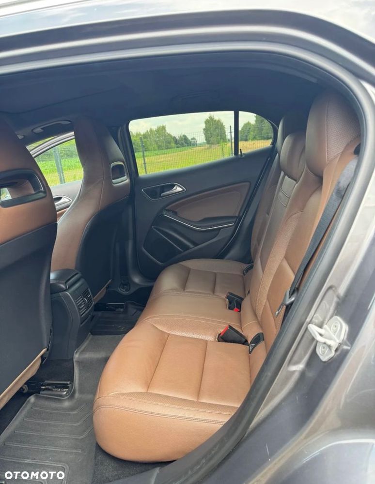 Mercedes-Benz GLA 250 4-Matic - 12