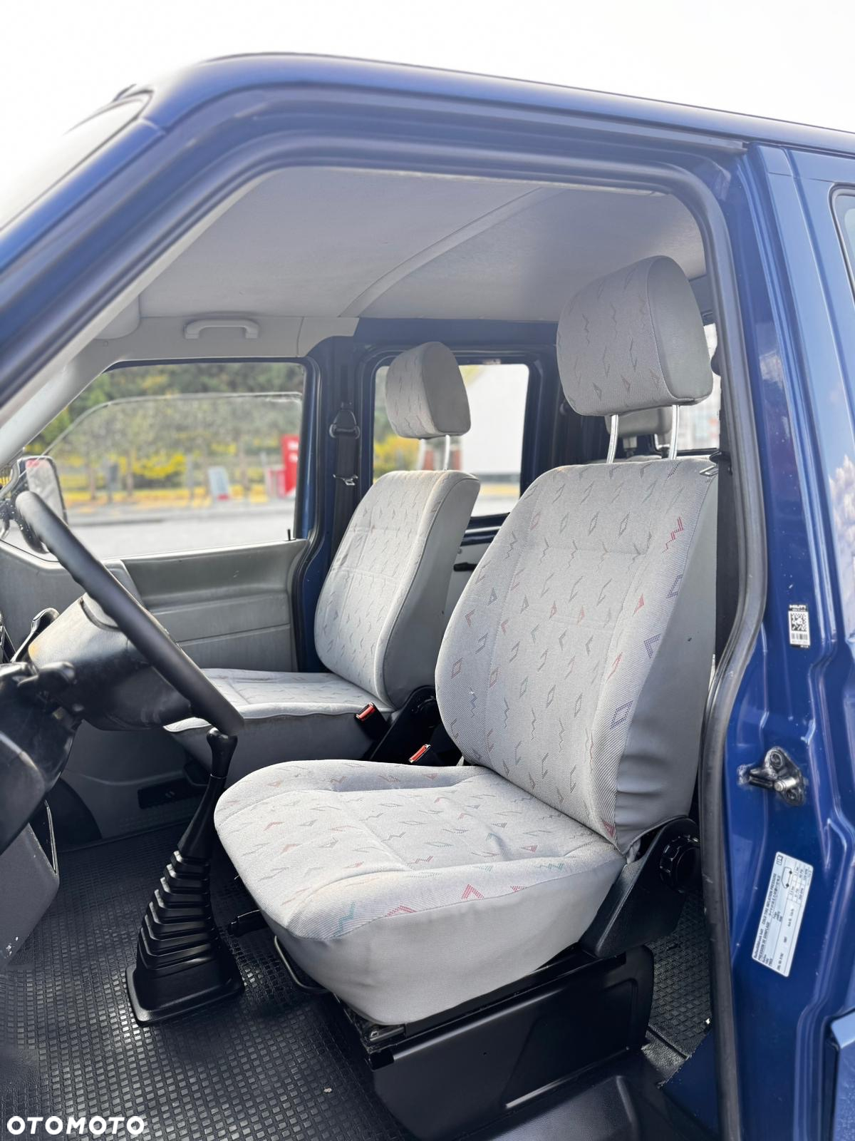 Volkswagen Transporter - 7
