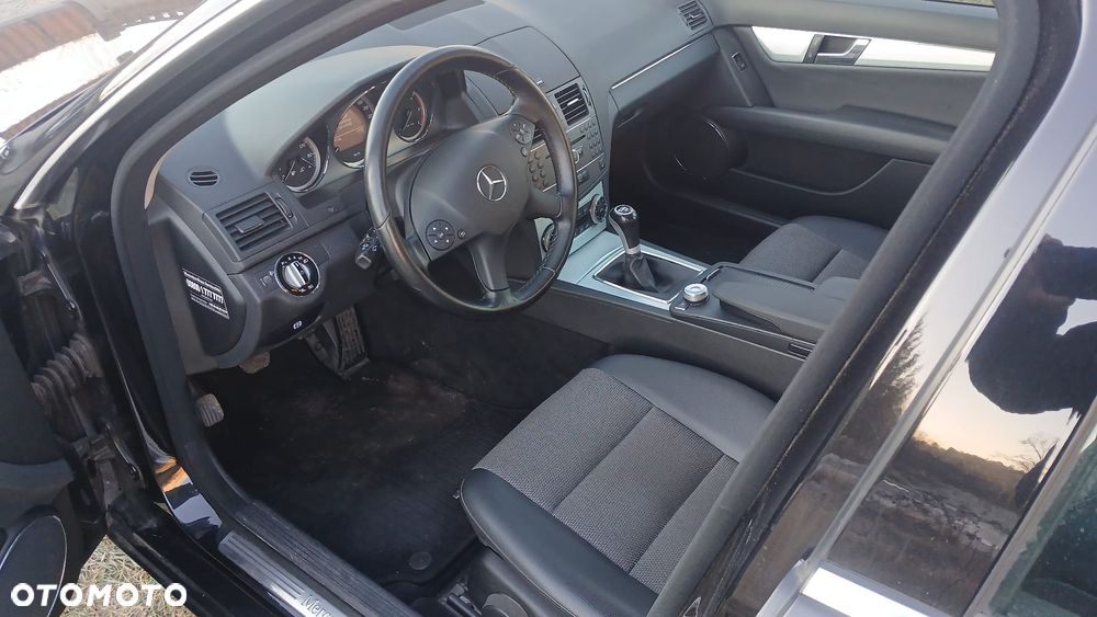 Mercedes-Benz Klasa C 220 CDI DPF BlueEFFICIENCY Avantgarde Edition - 6