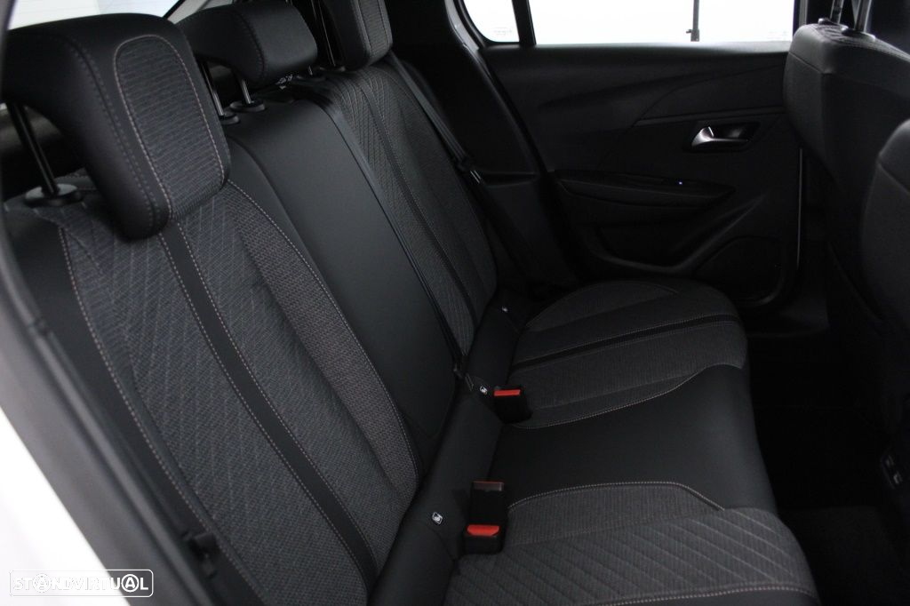 Peugeot 208 1.2 Hybrid Allure e-DCS6 - 15