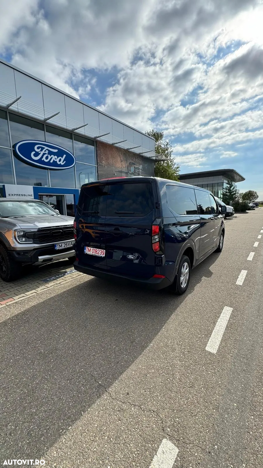 Ford Transit Custom Kombi 320 2.0 EcoBlue 170 CP L2H1 Trend Aut. - 4