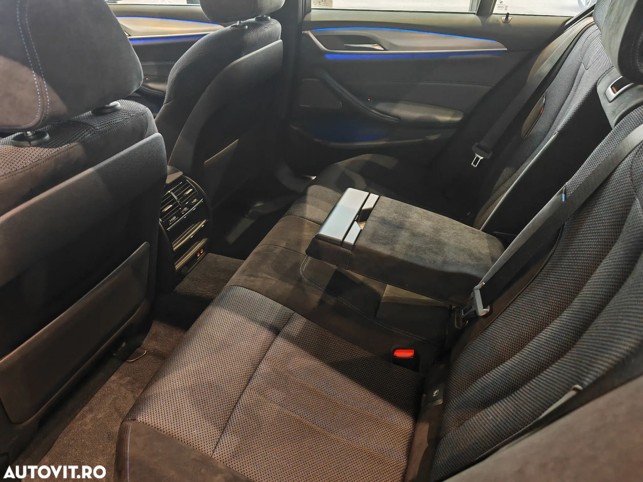 BMW Seria 5 520d xDrive AT - 7