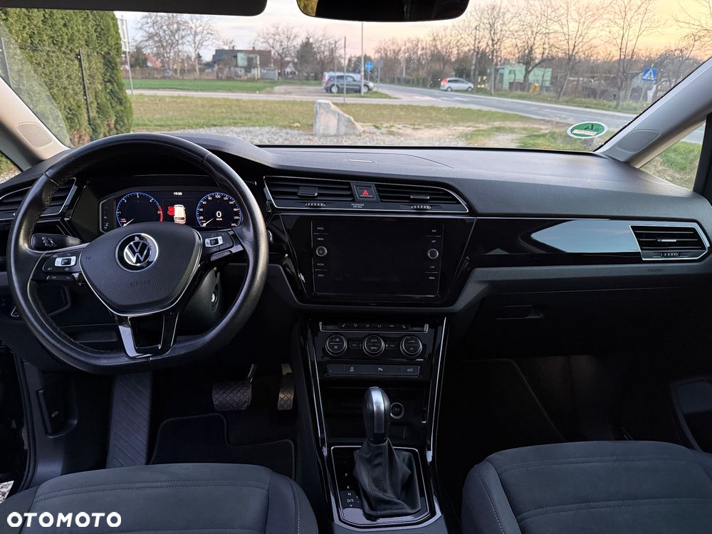 Volkswagen Touran 2.0 TDI SCR DSG Highline - 27