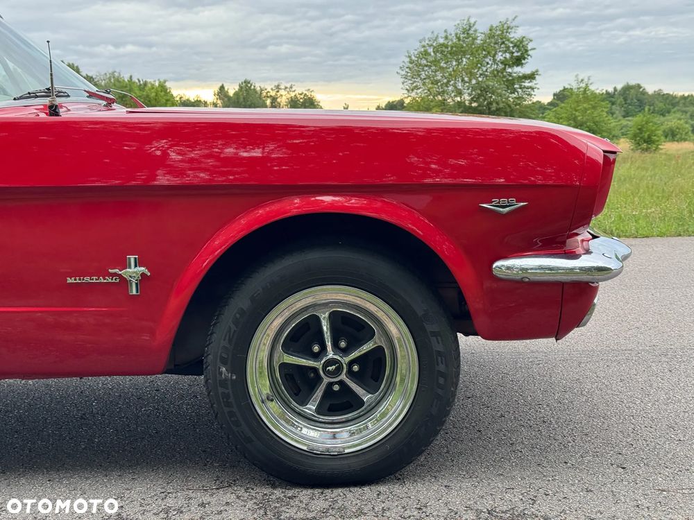 Ford Mustang - 25