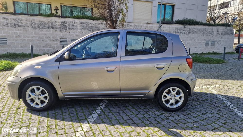 Toyota Yaris 1.0 Sol AC - 9