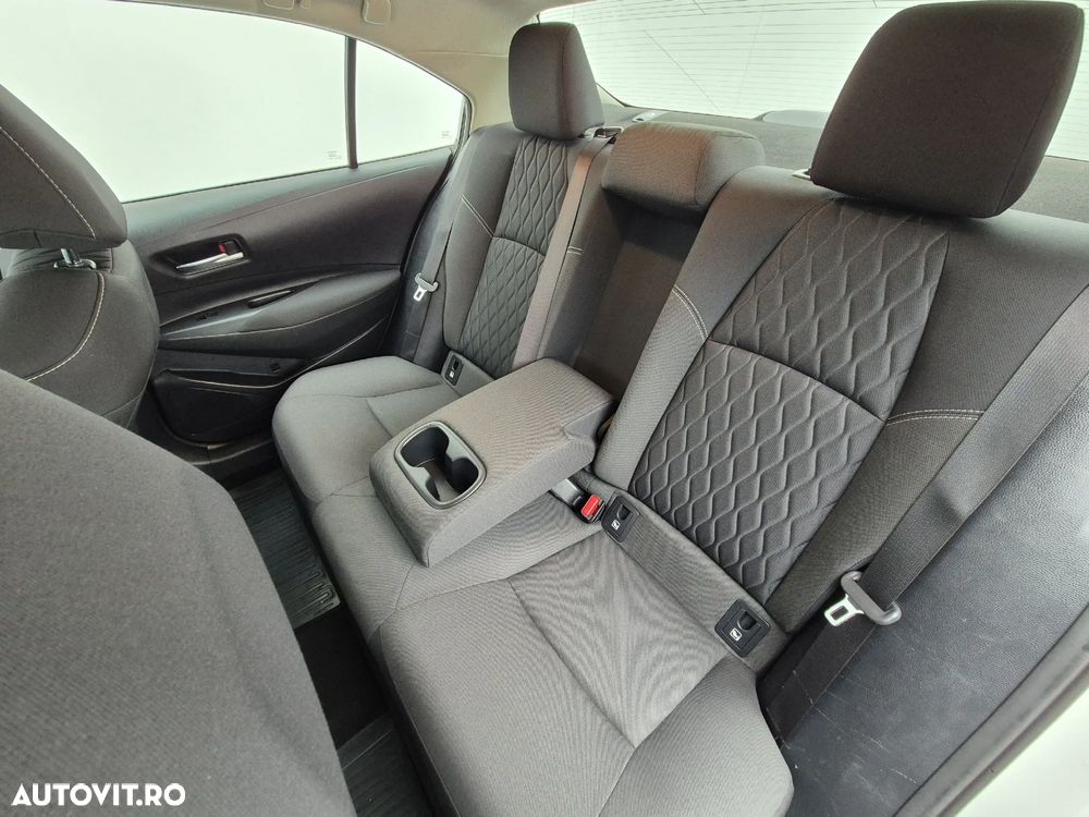 Toyota Corolla 1.8 HSD Active - 11