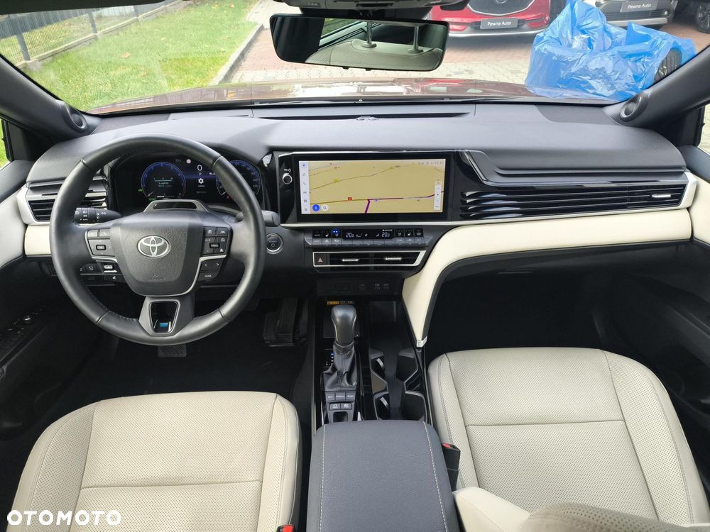 Toyota Camry - 11