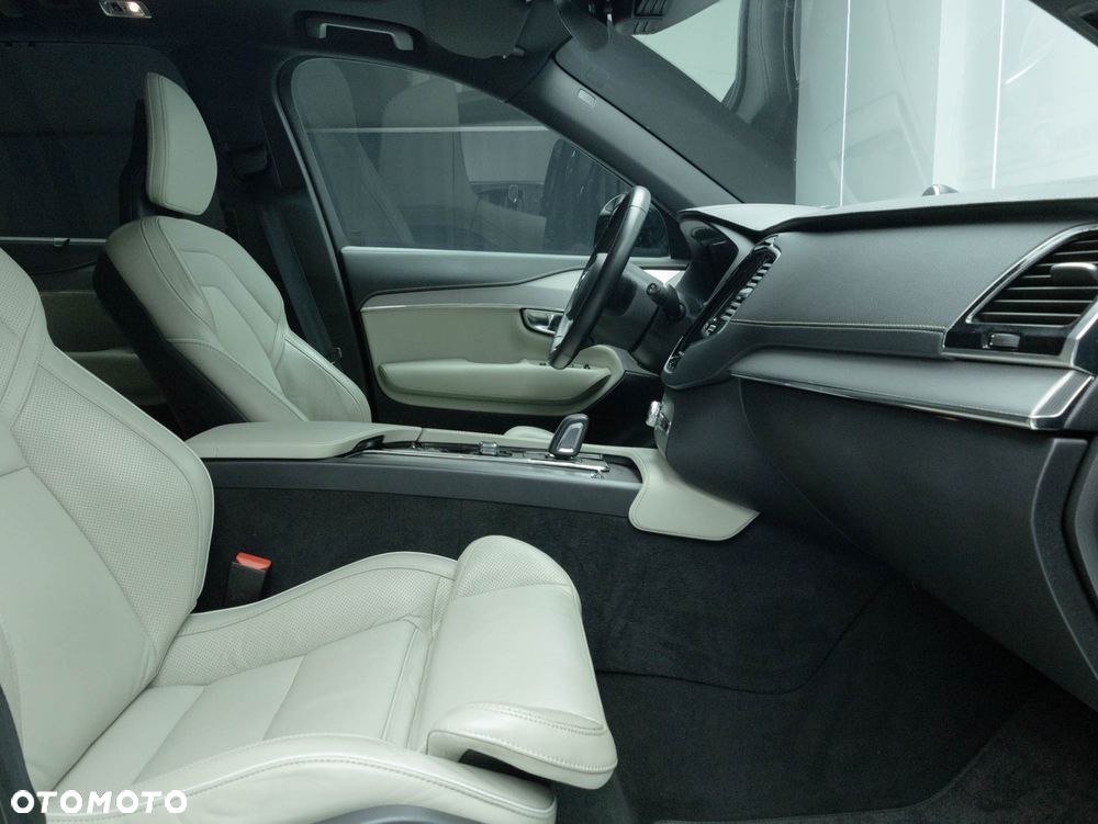 Volvo XC 90 B5 D AWD Ultimate Dark - 33