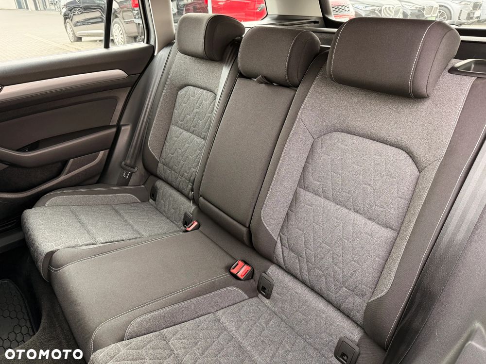 Volkswagen Passat 1.5 TSI OPF DSG Business - 29