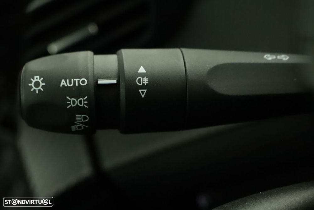 Peugeot 2008 1.2 PureTech Allure - 16