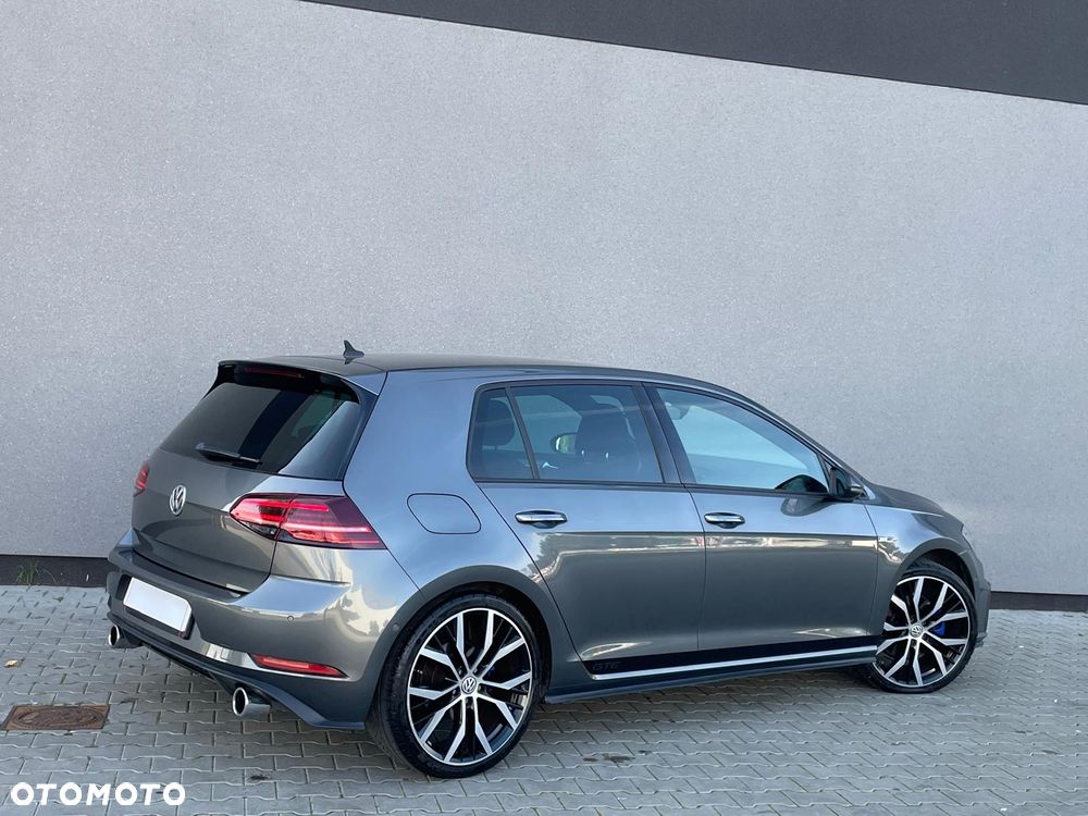 Volkswagen Golf - 8