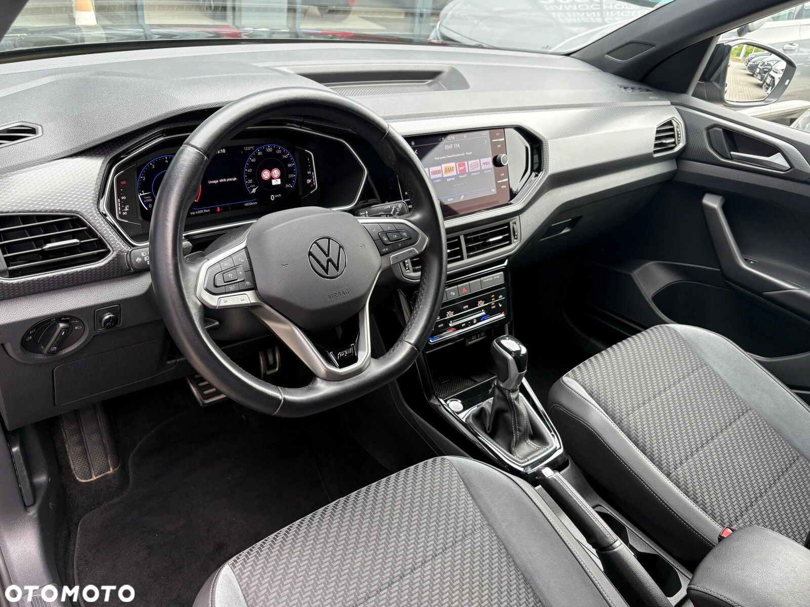 Volkswagen T-Cross - 12