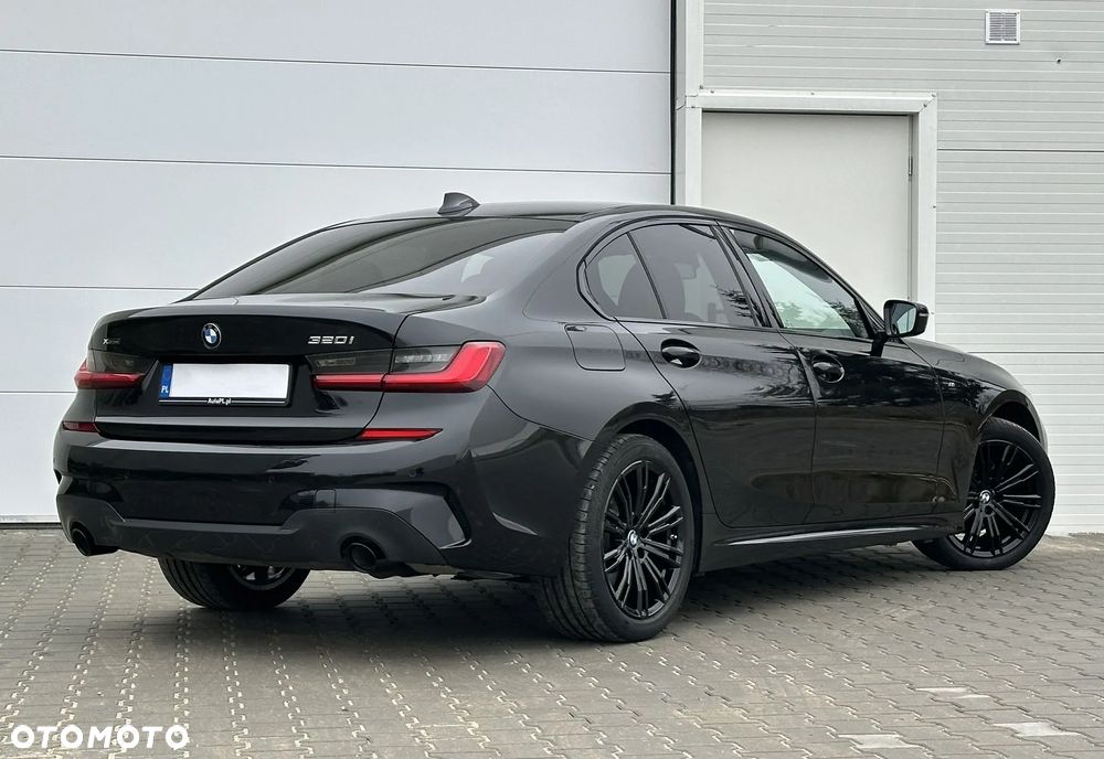 BMW Seria 3 320i xDrive M Sport - 4