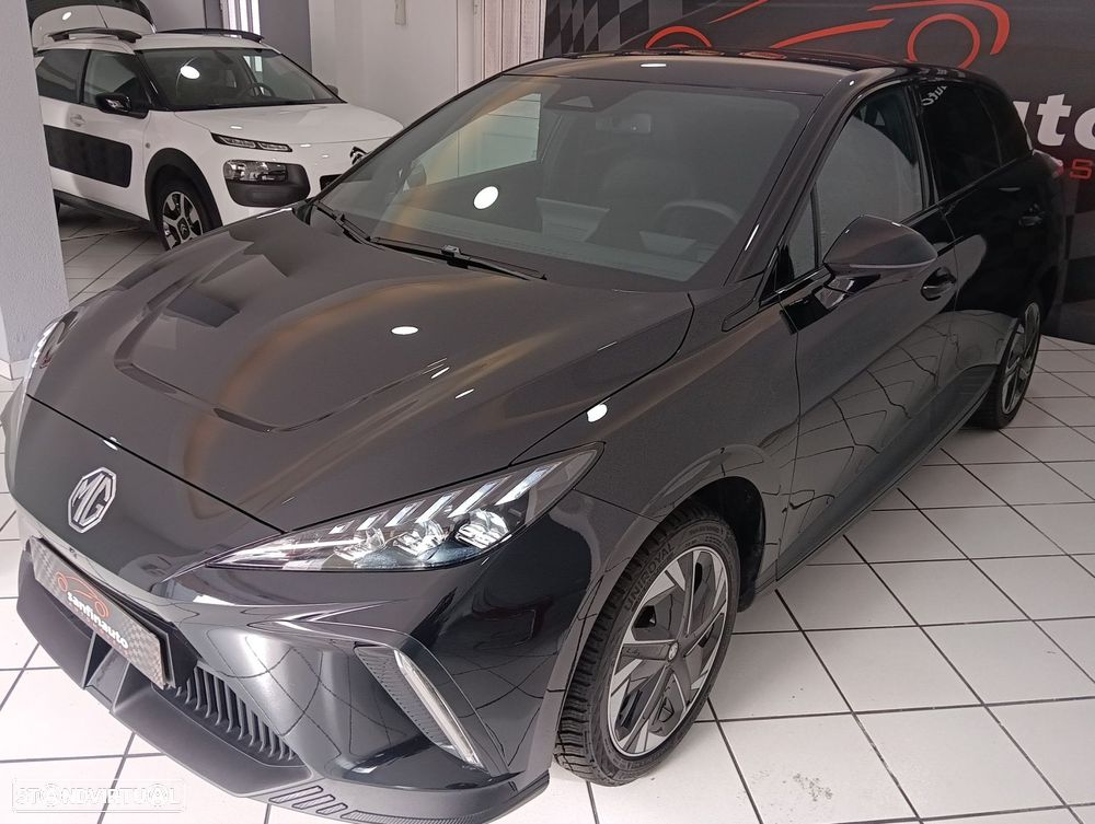 MG MG4 64 kWh Luxury - 2