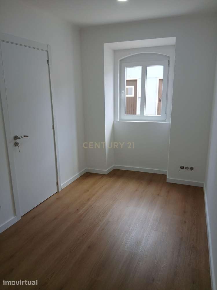 Moradia T2 Renovada em Valada – Conforto e Investimento junto ao Rio T - Grande imagem: 3/28