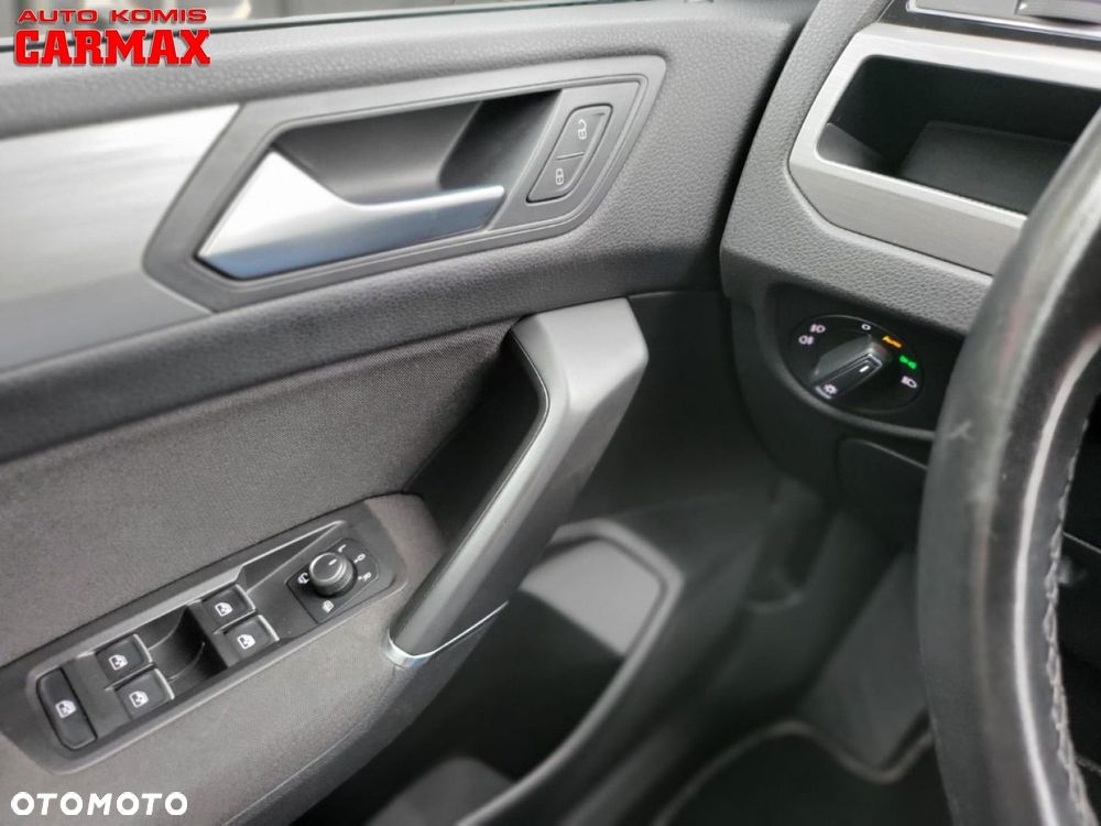 Volkswagen Touran 1.6 TDI SCR (BlueMotion Technology) DSG Comfortline - 23