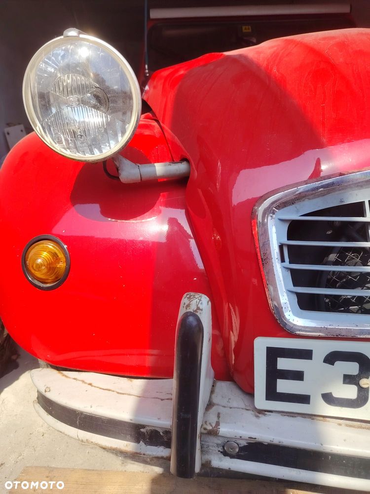 Citroën 2 CV 6 Spécial - 9