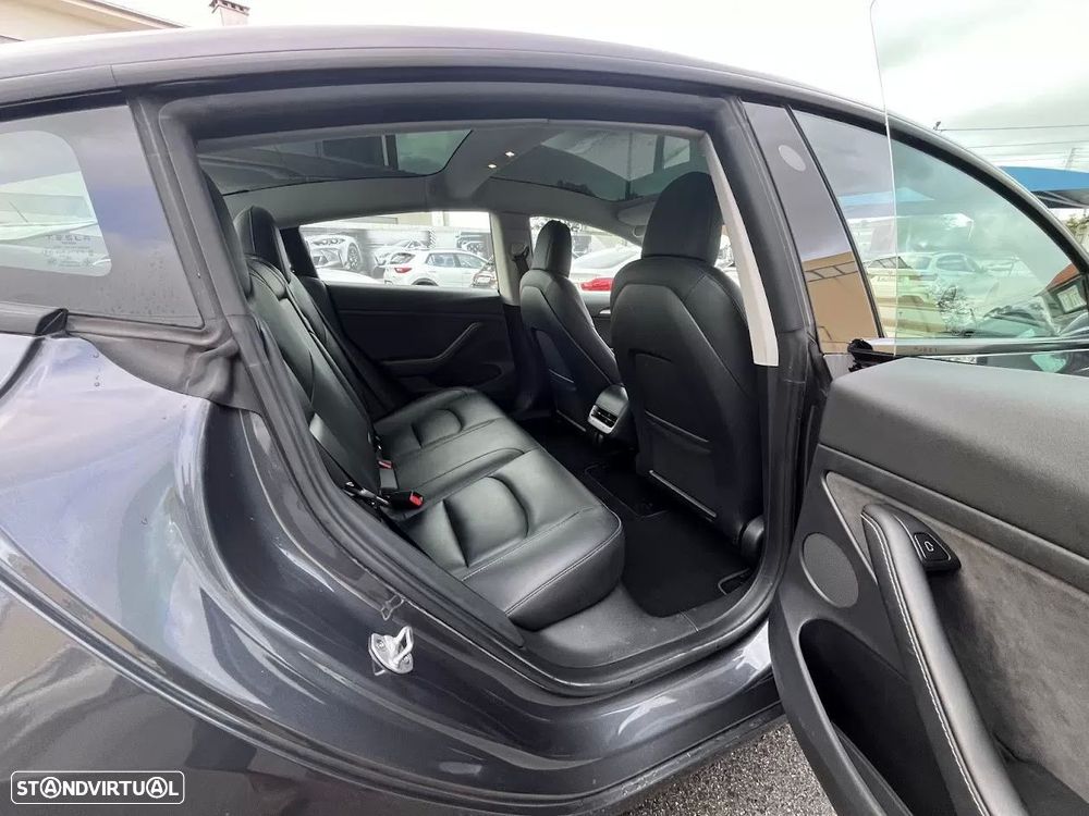 Tesla Model 3 Long Range Tração Traseira - 27