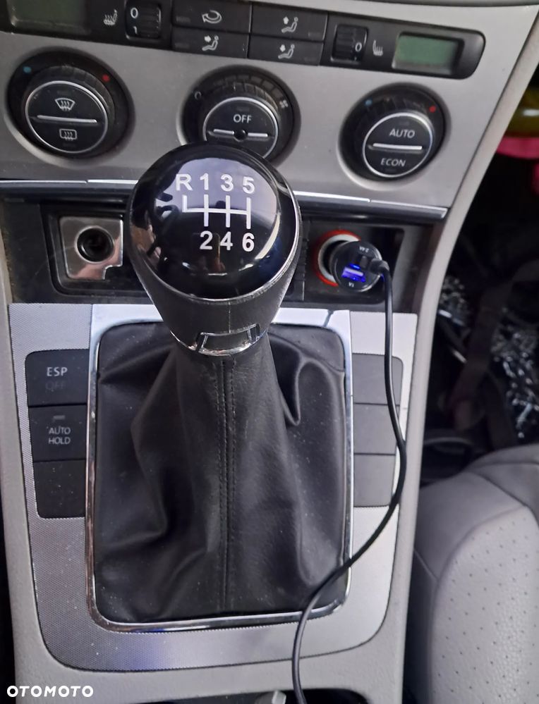 Volkswagen Passat 2.0 TSI Sportline - 9