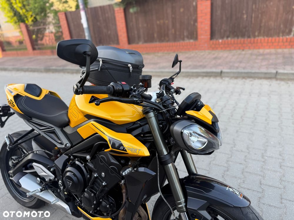 Triumph Street Triple - 4
