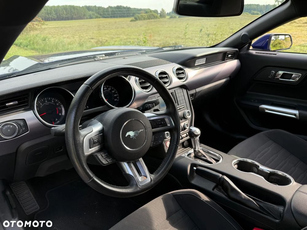 Ford Mustang - 4