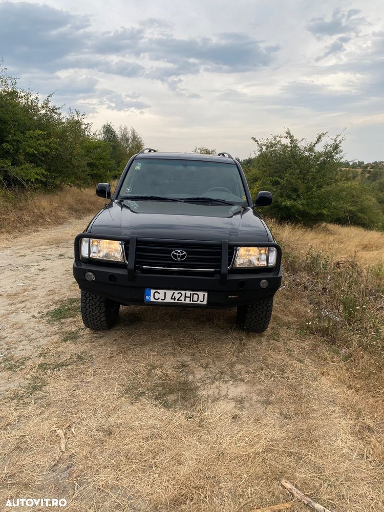 Toyota Land Cruiser - 2