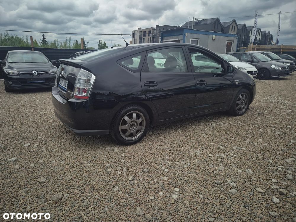 Toyota Prius - 5