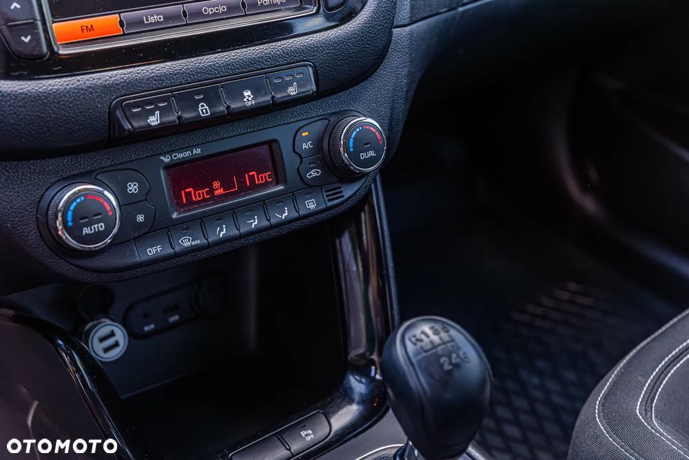 Kia Ceed 1.6 GDI Dream Team Edition - 28